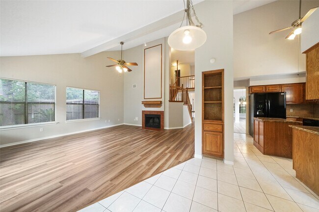 Building Photo - 2402 Brookdale Dr