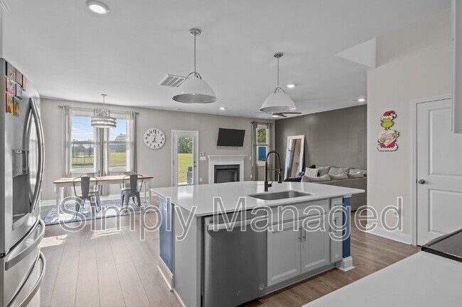 Building Photo - 124 Rocking Horse Ln