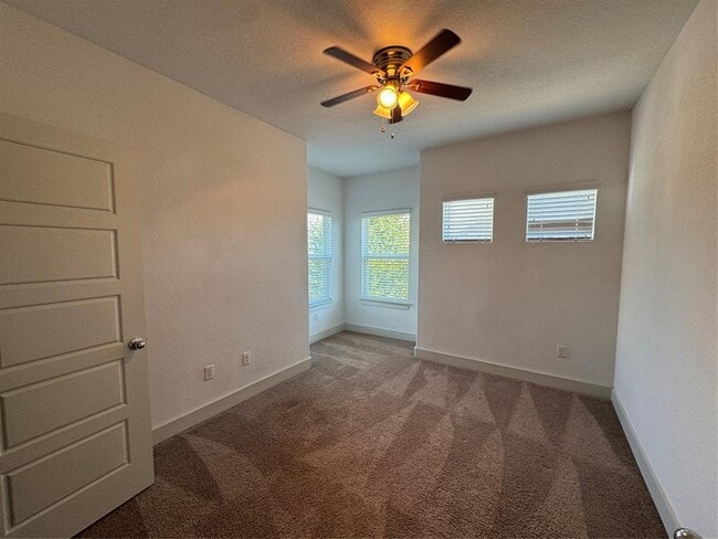 Building Photo - 1413 Casa Dr