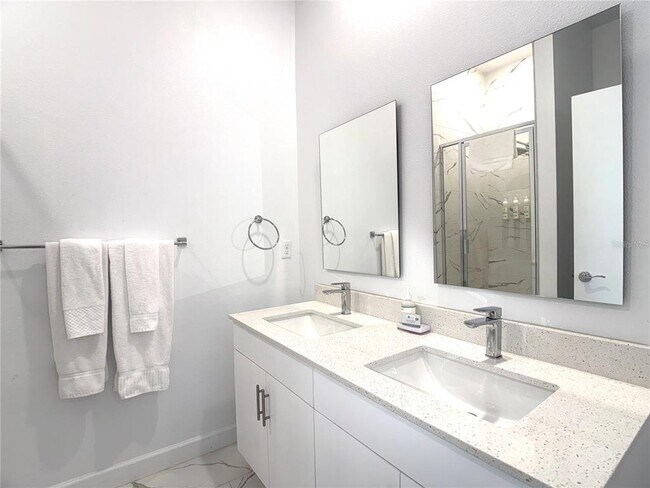 Building Photo - 332 Famagusta Dr