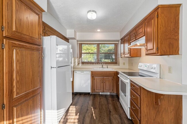 Building Photo - Marvelous Omaha Home