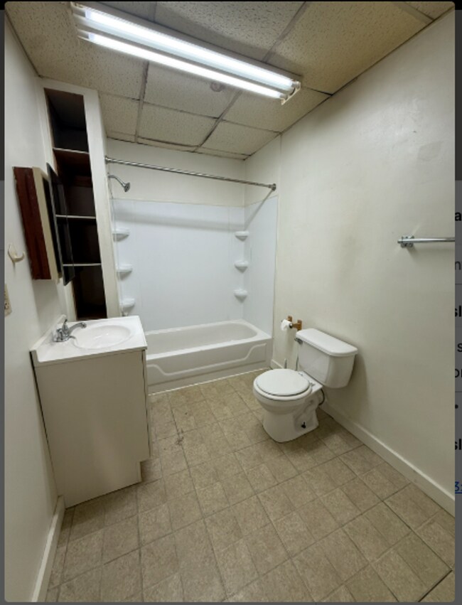 Building Photo - 446 McKean Ave