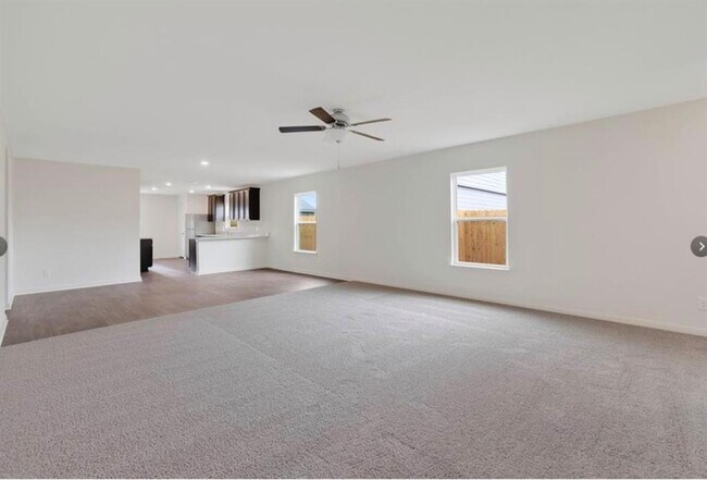Building Photo - 301 Crescent Park Dr