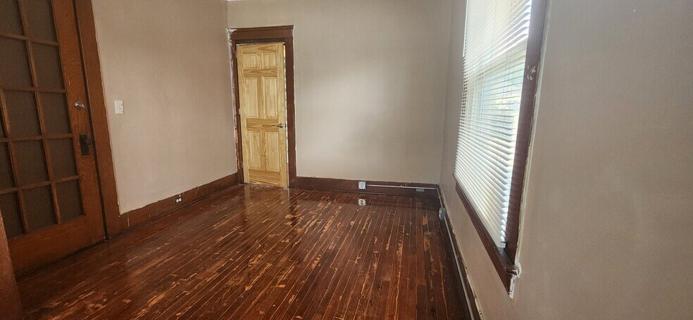 Building Photo - 414 Perrin St