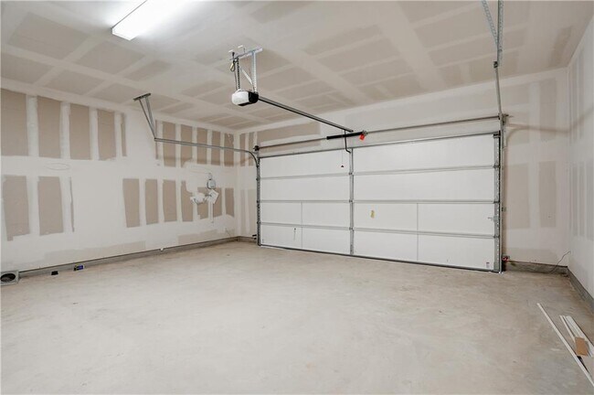 Building Photo - 309 Unforgiven Ln