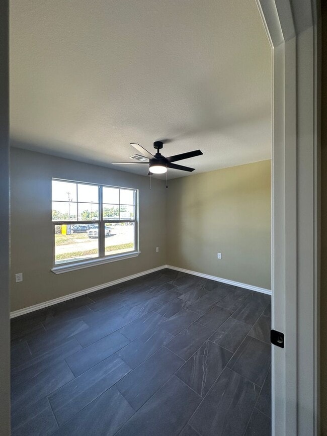 Building Photo - 1720 N 7th St