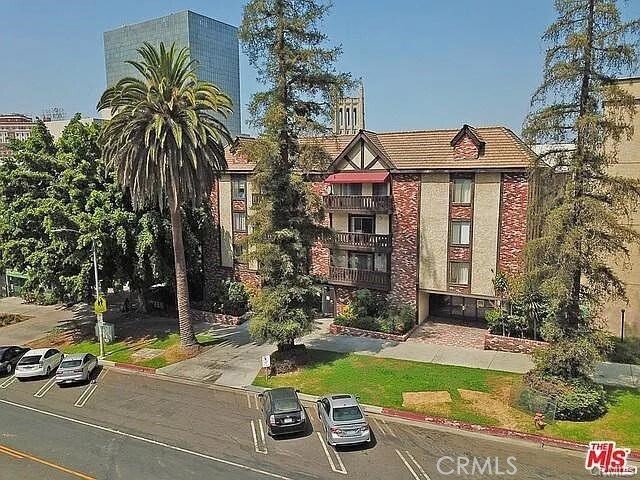 Primary Photo - 525 La Fayette Park Pl