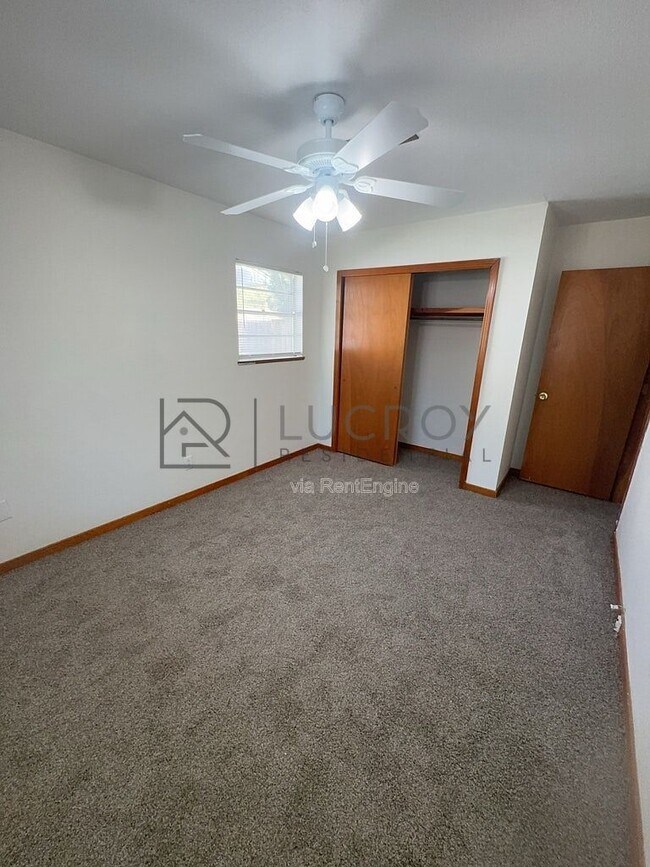Building Photo - 2242 Castle Hill Dr