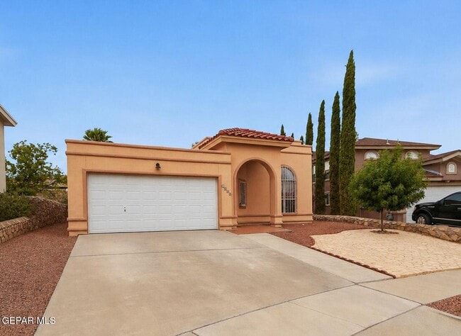 Building Photo - 1308 Rose Bud Ln