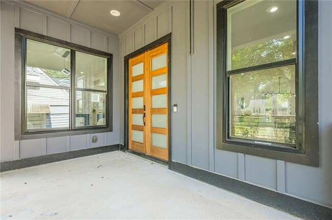 Building Photo - 34 Candler Rd NE