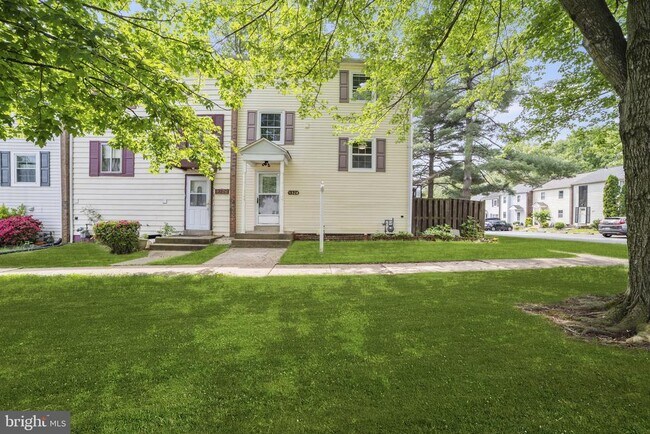 Building Photo - 9328 Humphries Dr