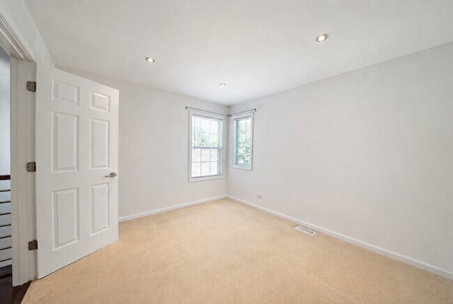 Building Photo - 1347 Winfield Way