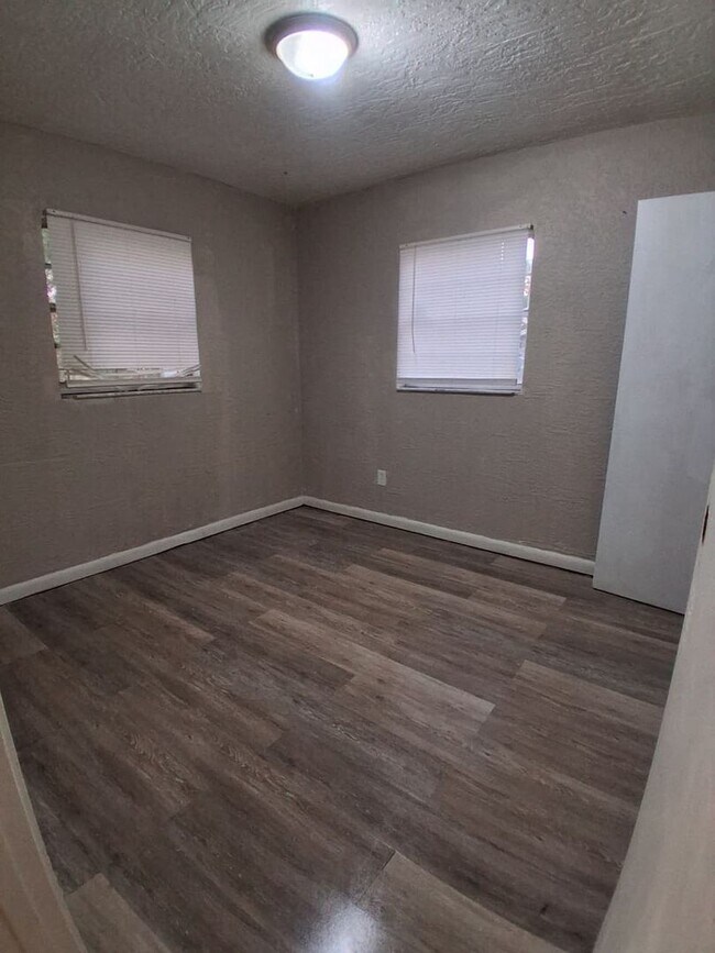 Building Photo - 1209 Carlsbad Pl