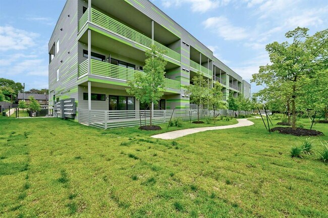 Building Photo - 4004 Banister Ln