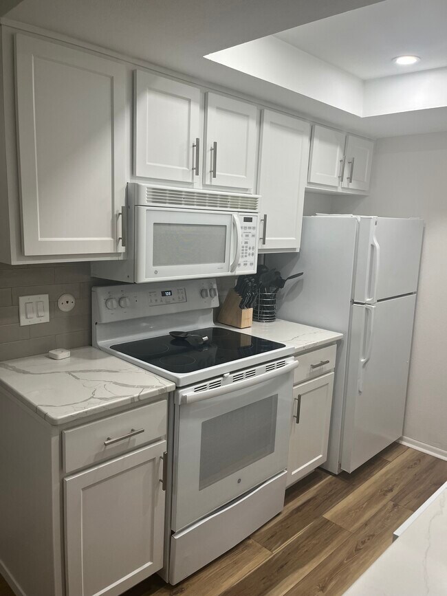 Building Photo - 6825 E Arizona Ave