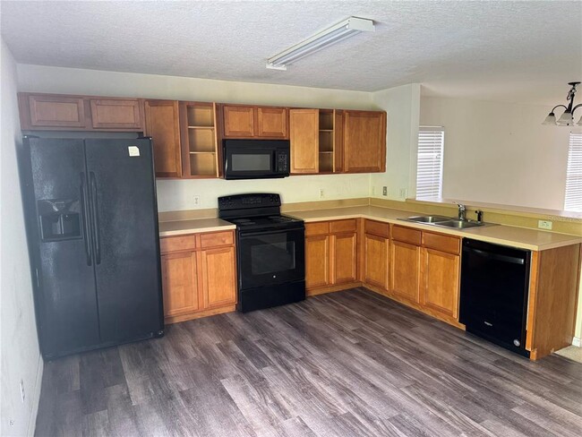 Building Photo - 446 Windrose Dr