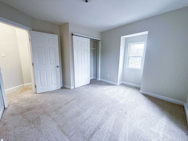 Building Photo - Beautifully Updated 3BR Two-Story Home w/ Fenced Yard & Off-Street Parking