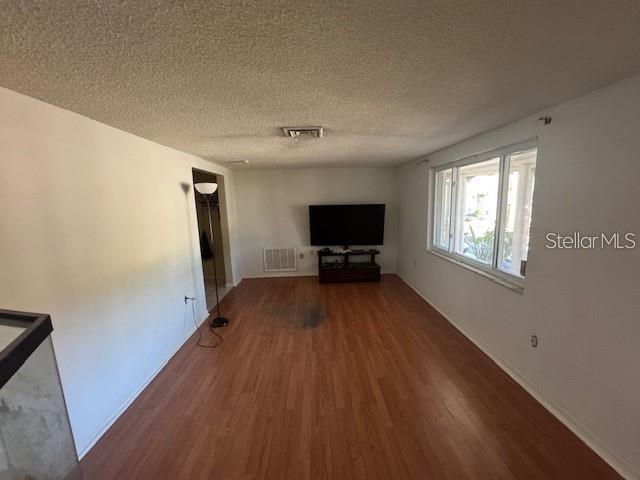 Building Photo - 7235 Redbud Ct