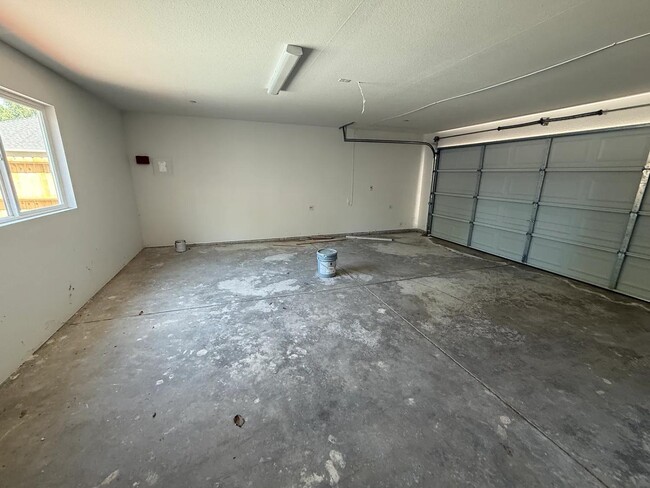 Building Photo - 4396 W Vassar Ave