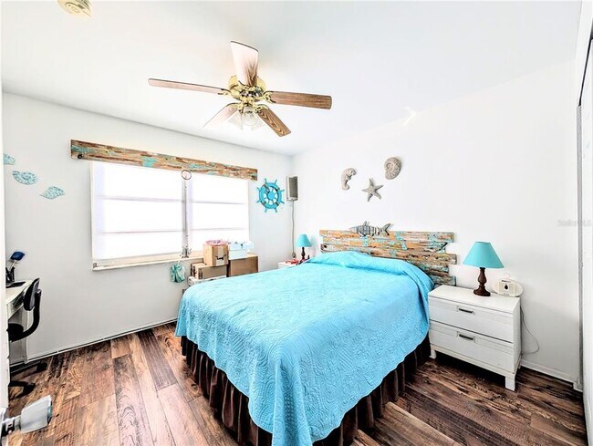 Building Photo - 2328 Canal Dr