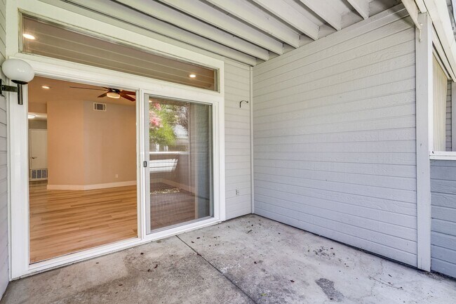 Building Photo - Welcome Home!!! - Great Location