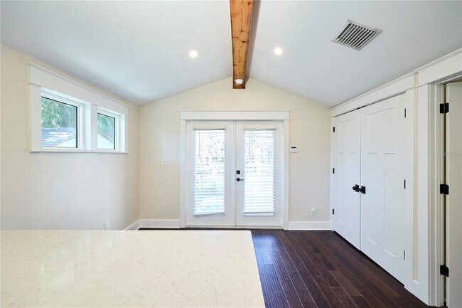 Building Photo - 6008 N Highland Ave