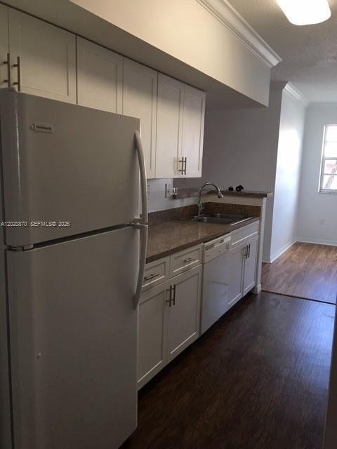 Building Photo - 131 SW 117th Ave