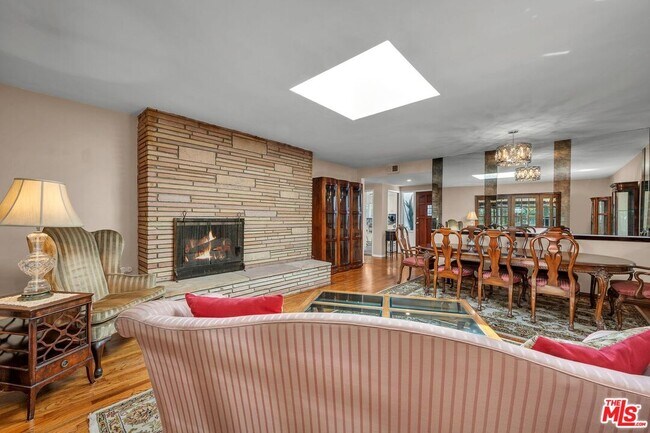Building Photo - 8732 Villanova Ave