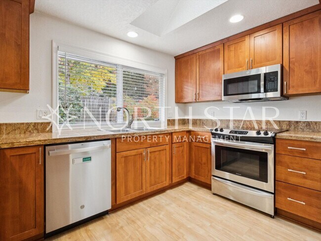 Building Photo - Beautifully Maintained Single-Level Home with Modern Touches