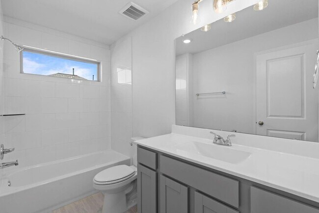 Building Photo - 17219 Bluebonnet Creek Trl