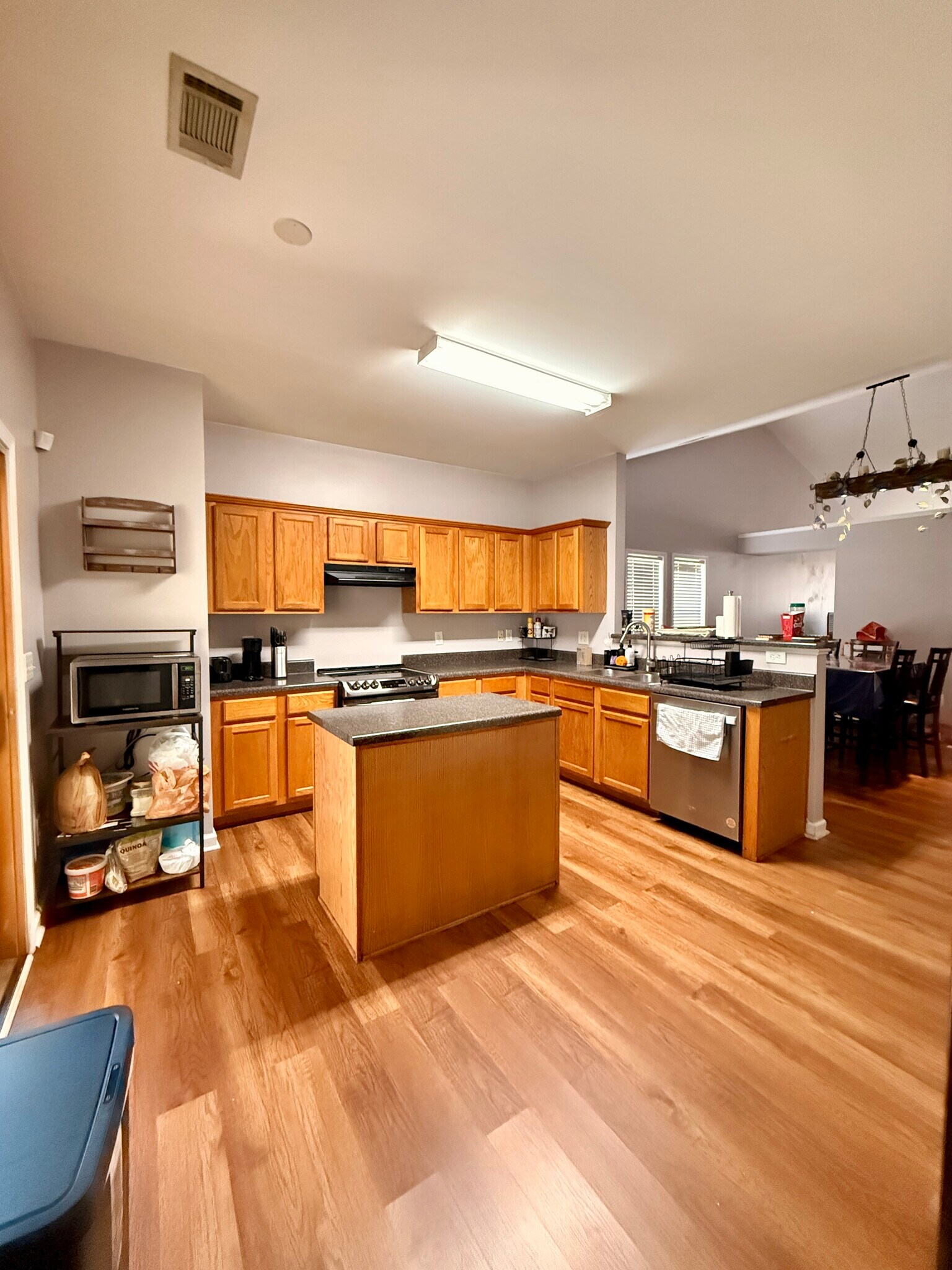 Building Photo - 520 Anglewood Trce