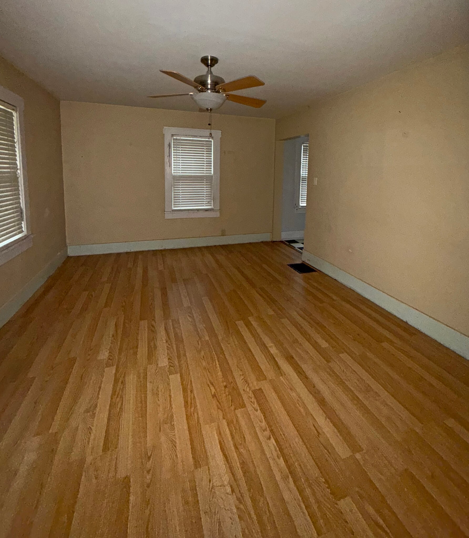 Building Photo - 2017 N Graceland Ave