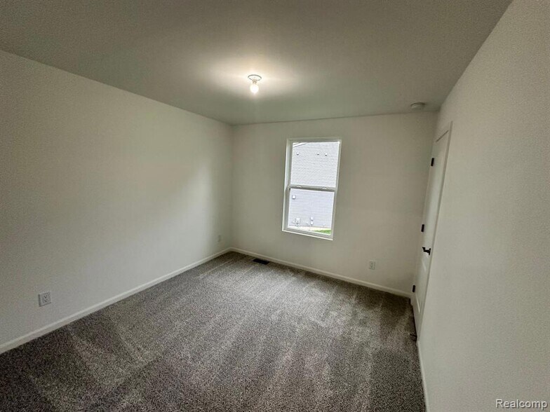 Building Photo - 9153 Dogwood Ln