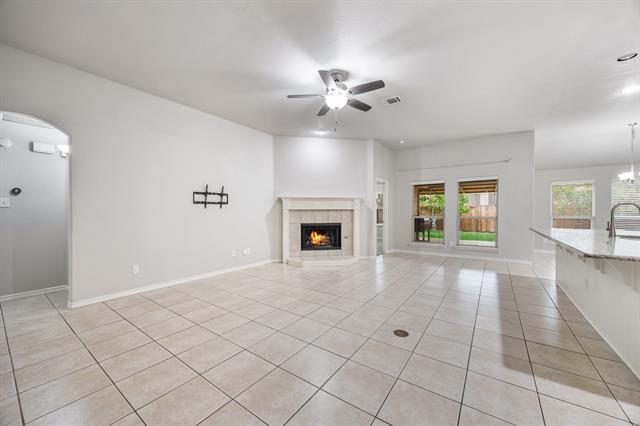 Building Photo - 8100 Twin Oaks Dr