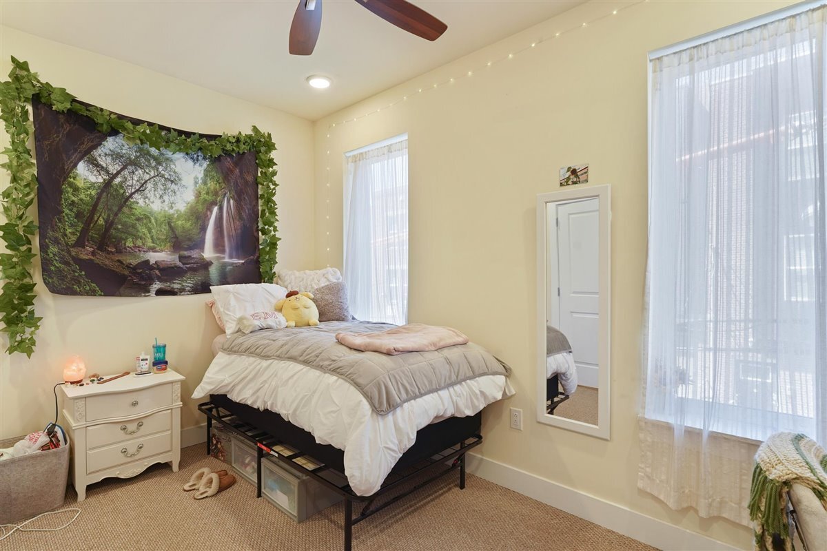 Building Photo - 1945 N Gratz St