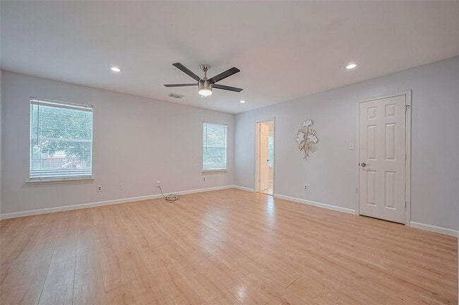 Building Photo - 5914 Clerkenwell Dr