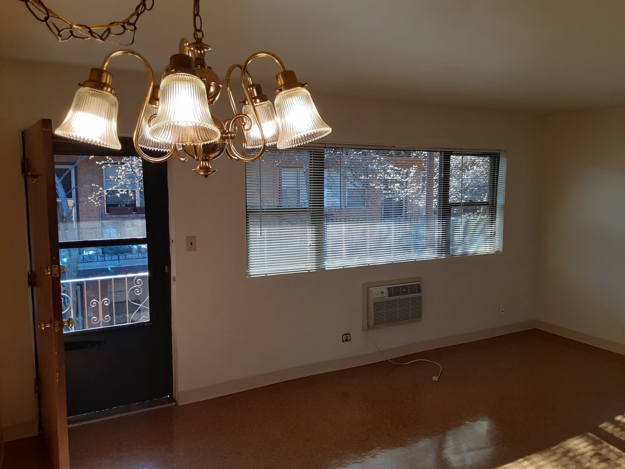 Living Area - 6945 Stanley Ave