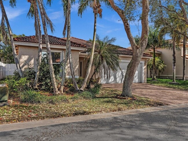 Building Photo - 4962 SW 32nd Way