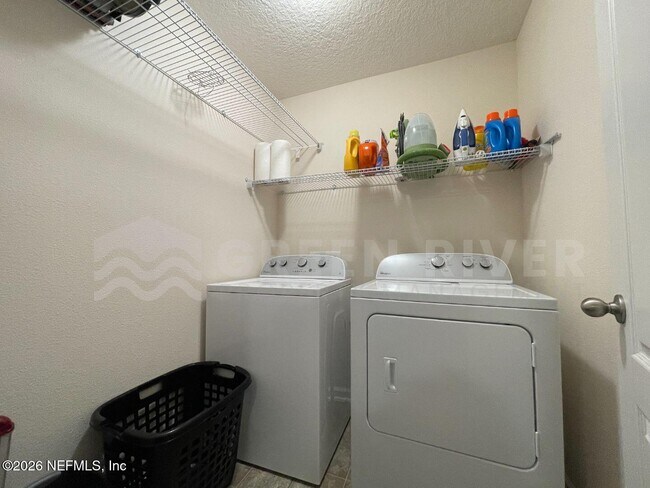 Building Photo - 15366 Bareback Dr