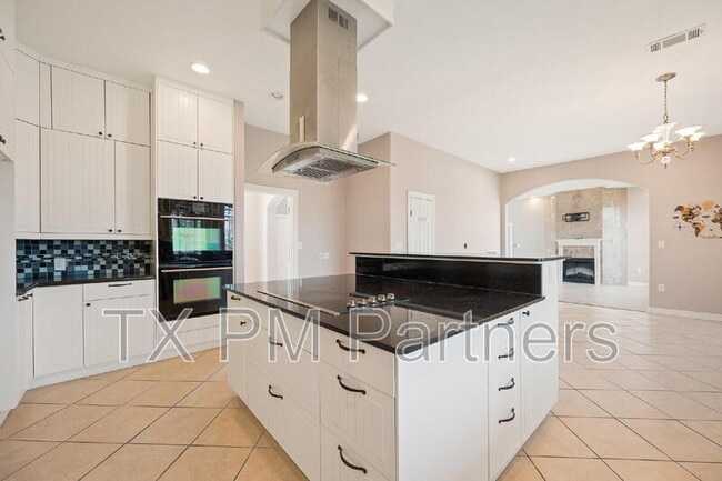 Building Photo - 13819 Lakeview Meadow Dr