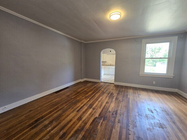 Building Photo - whi7225
