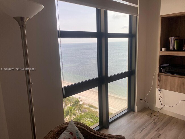 Building Photo - 1111 Crandon Blvd