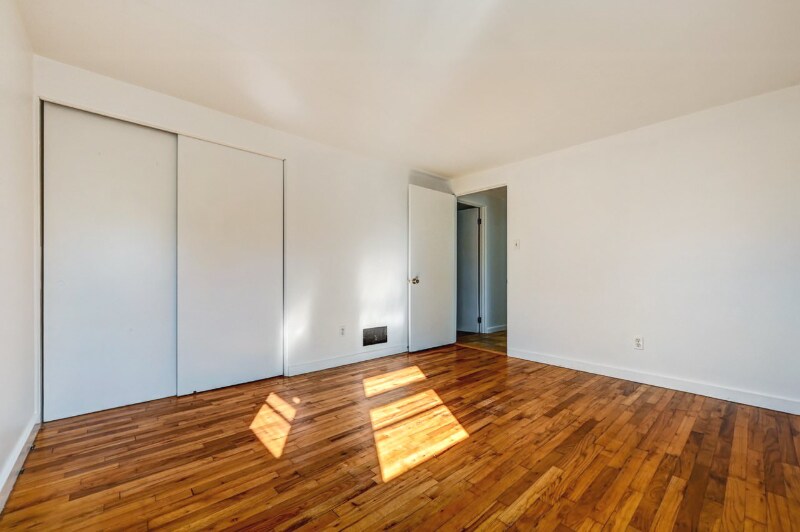 Building Photo - 819 Fairview Ave