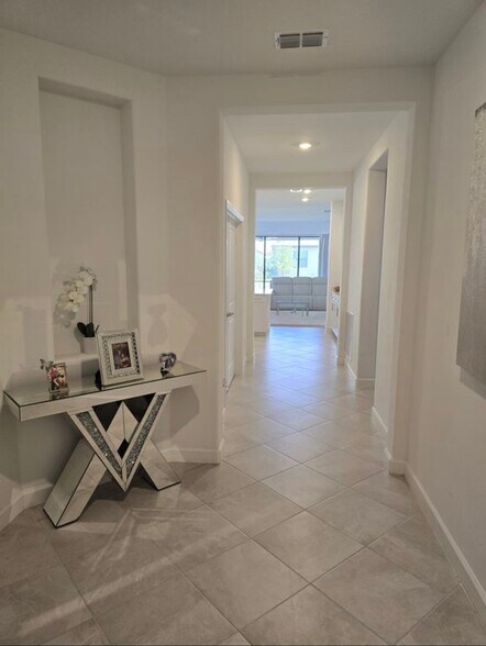 Building Photo - 15242 Serene Shores Loop