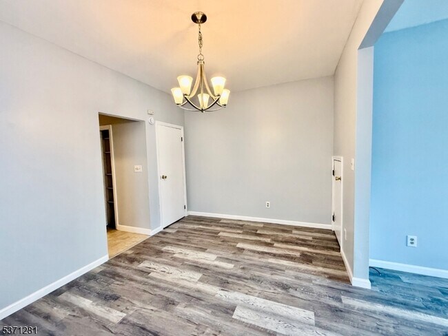 Building Photo - 46 Riggs Pl