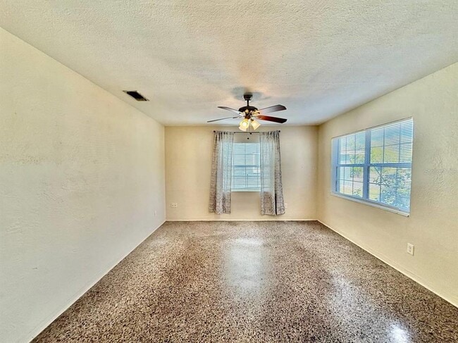 Building Photo - 255 38th Ave SE