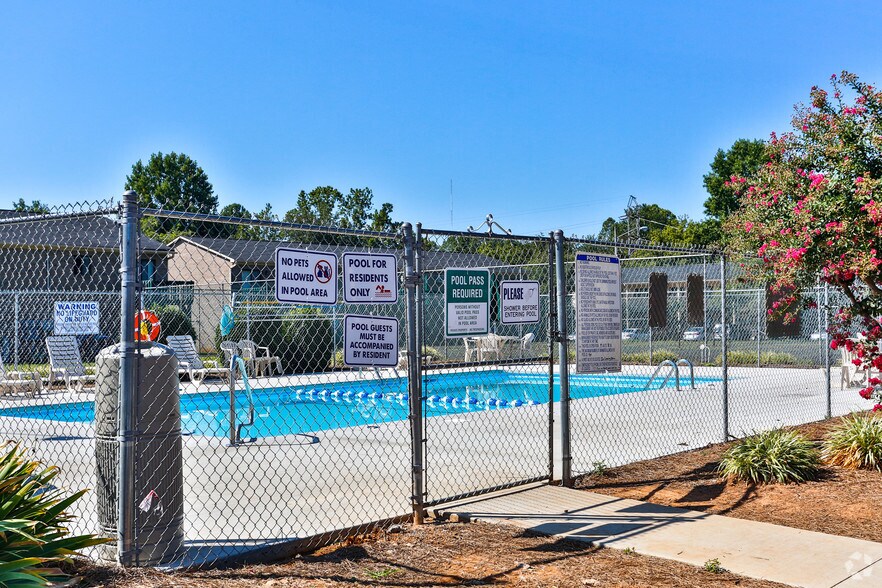 Mallard Creek Apartments 1878 Simonton Rd Statesville NC 28625