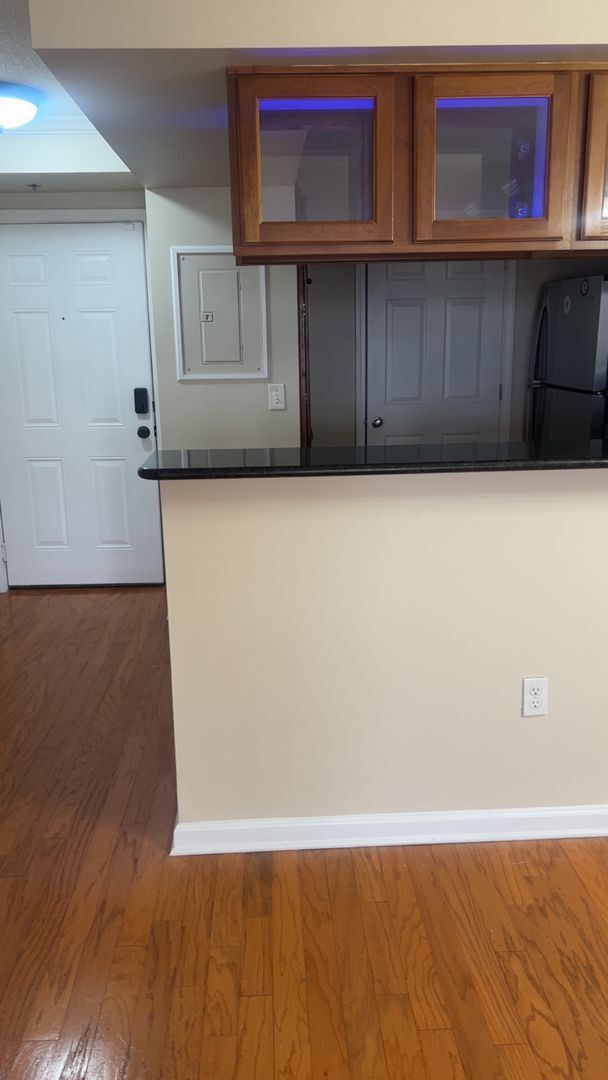 Building Photo - 2BR/1BA | Newly Renovated Condo!