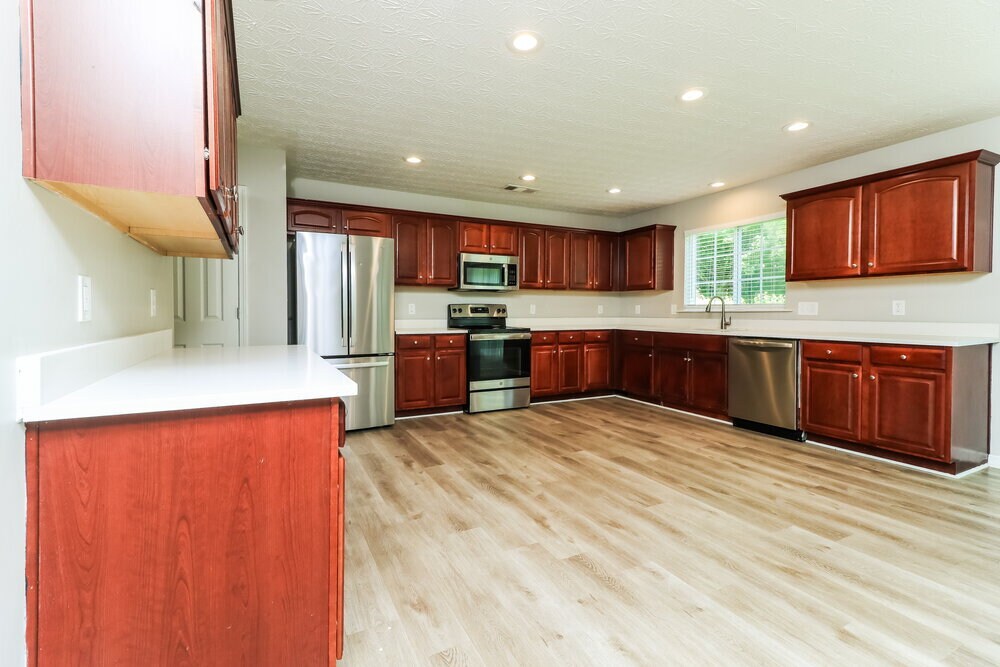 Building Photo - 495 Branch Valley Dr