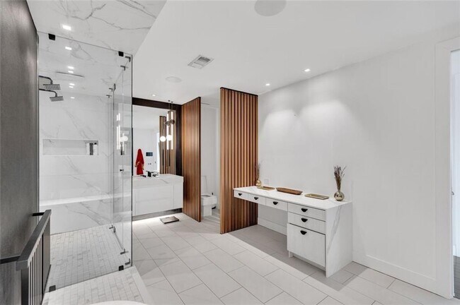 Building Photo - 2233 Peachtree Rd NE